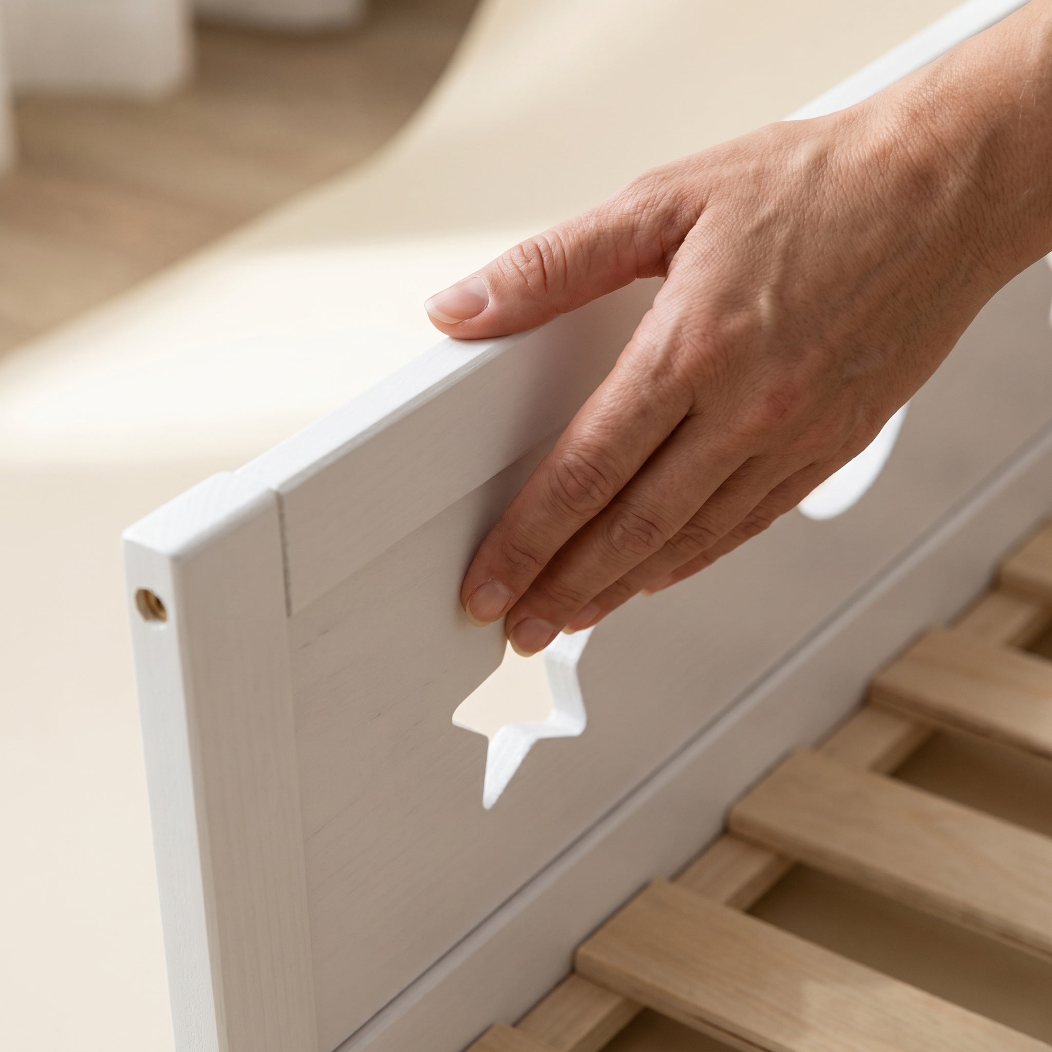 Montessori-Bodenbett mit Mond- und Sternenmotiv