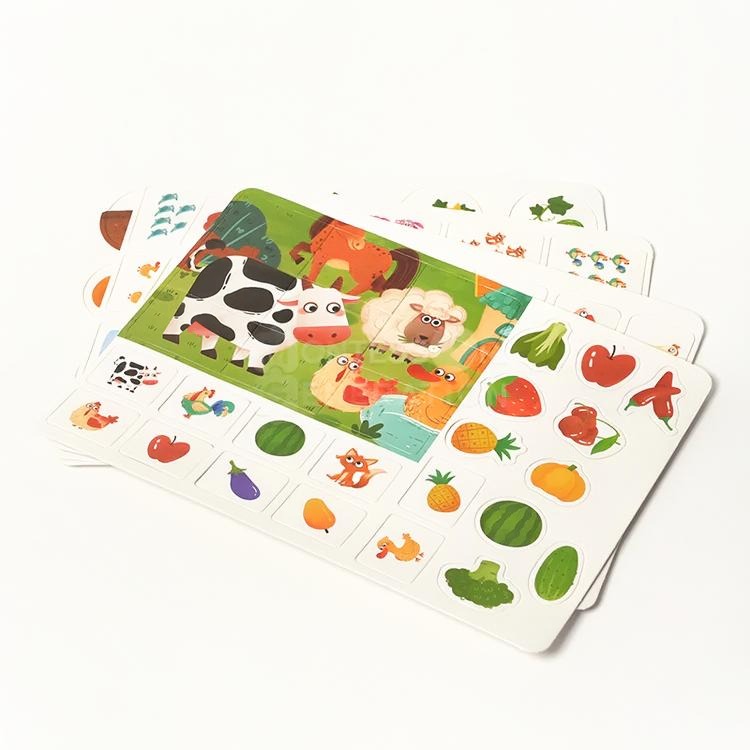 Montessori-Aktivitätsbuch mit Aufklebern