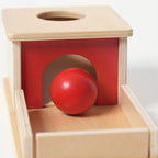 Montessori-Box zum Thema Objektbeständigkeit