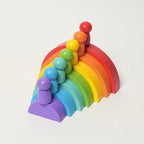 Regenbogen und Montessori-Figuren