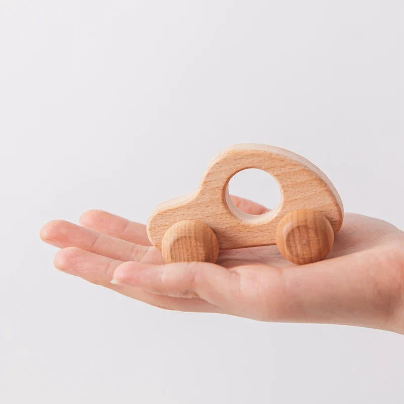 Montessori-Spielzeug mit Rädern