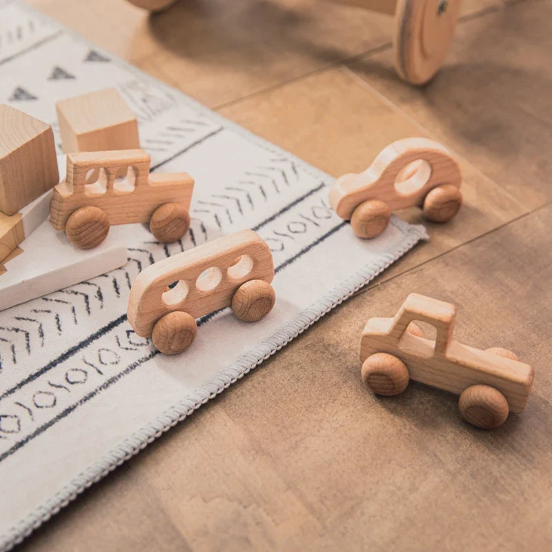Montessori-Spielzeug mit Rädern