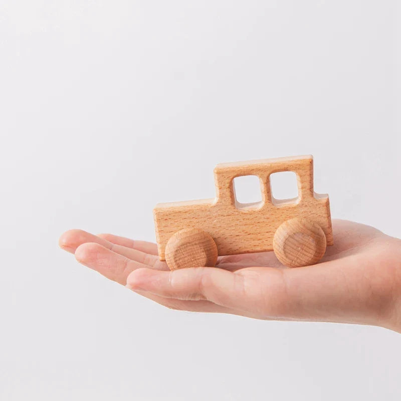 Montessori-Spielzeug mit Rädern