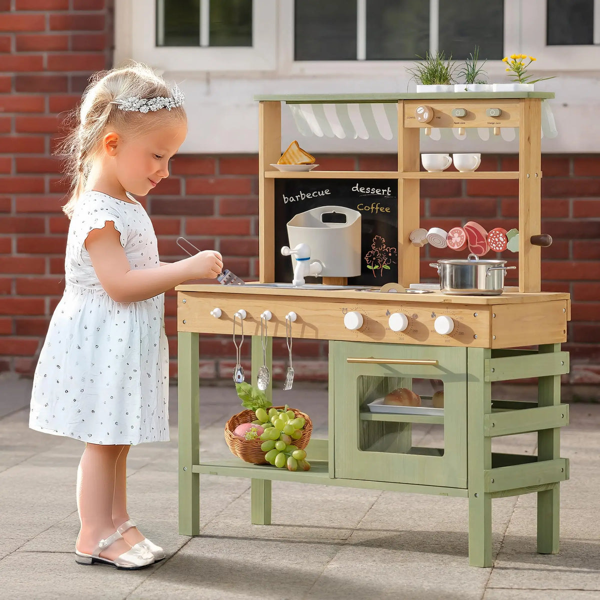 Montessori-Küche aus Holz mit Spüle, Backofen und Zubehör