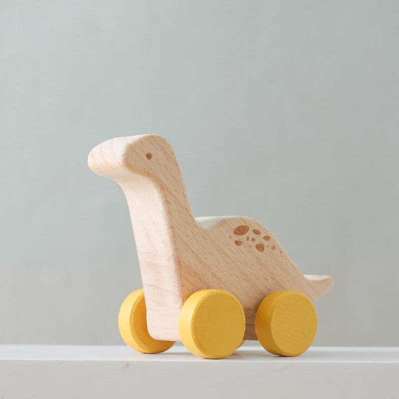 Montessori-Spielzeug mit Rädern