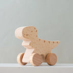 Montessori-Spielzeug mit Rädern