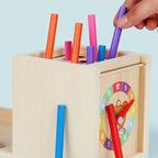 Montessori-Box mit Formen und Farben und Bällen