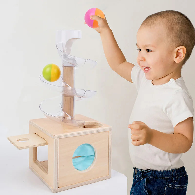 Montessori-Spirale mit Kugeln