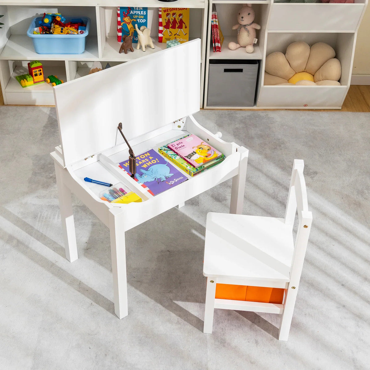 Montessori-Schreibtisch mit Stuhl
