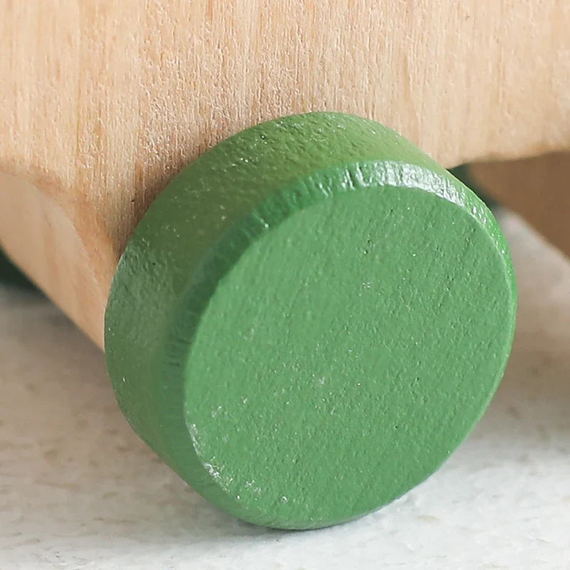 Montessori-Spielzeug mit Rädern