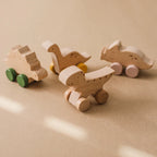 Montessori-Spielzeug mit Rädern