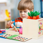 Montessori-Box mit Formen und Farben und Bällen