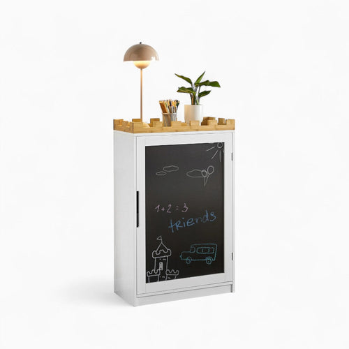 Kinderbücherei Schloss mit Kreidetafel
