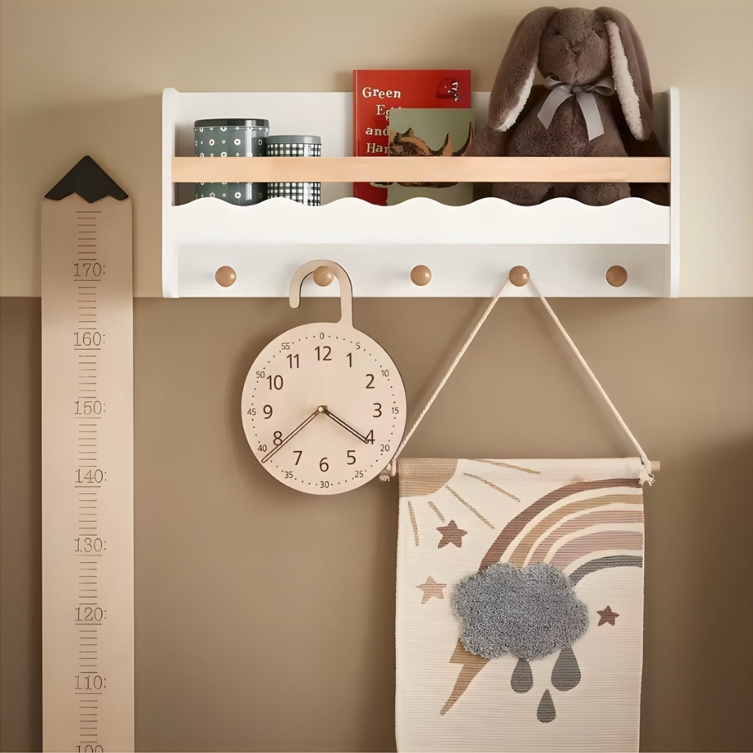 Kinder-Wandregal aus weißem Holz mit Haken Tilda Kids