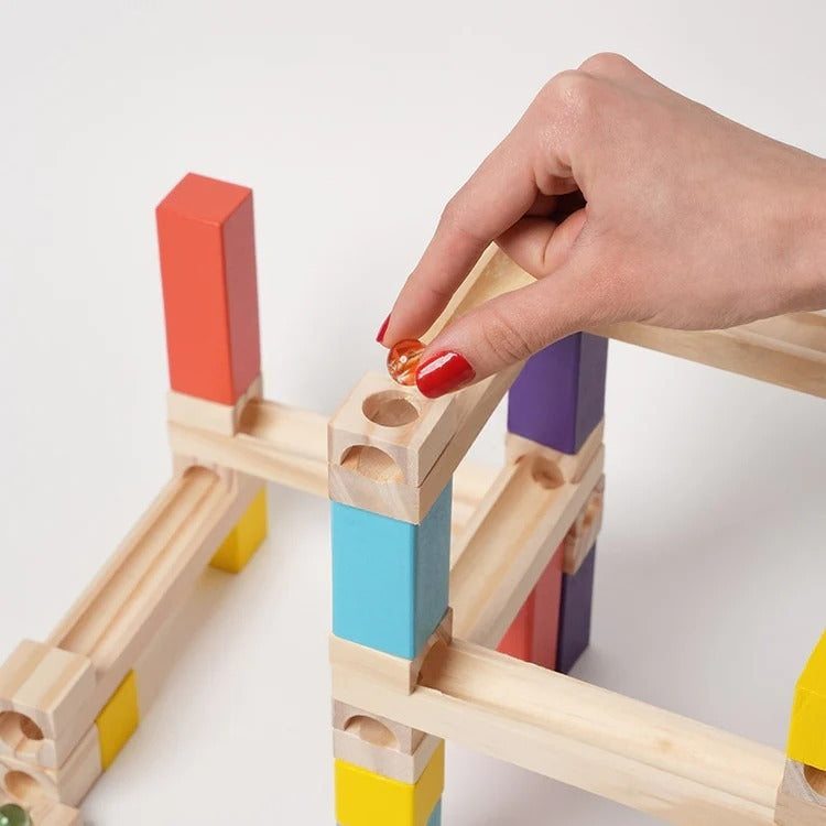 Montessori-Kugelbahn aus Holz