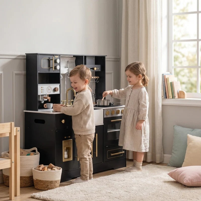 Montessori-Küche aus Holz mit Spülbecken und Stauraum