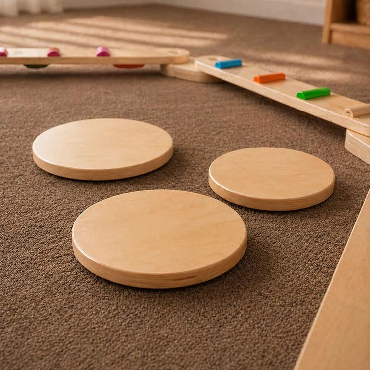 Montessori-Balancebalken und -Steine