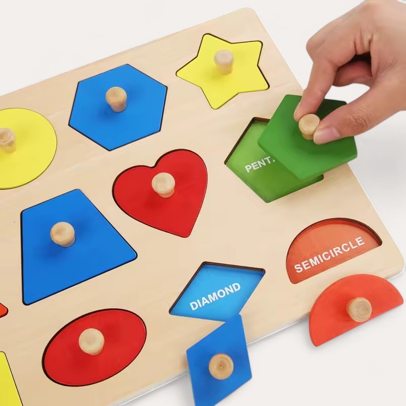 Montessori-Puzzle: Geometrische Formen und Farben