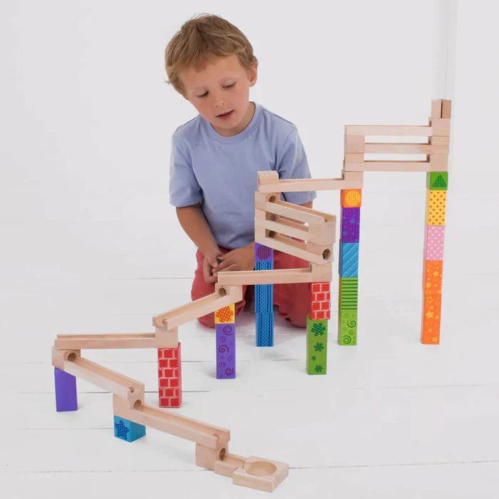 Montessori-Kugelbahn aus Holz