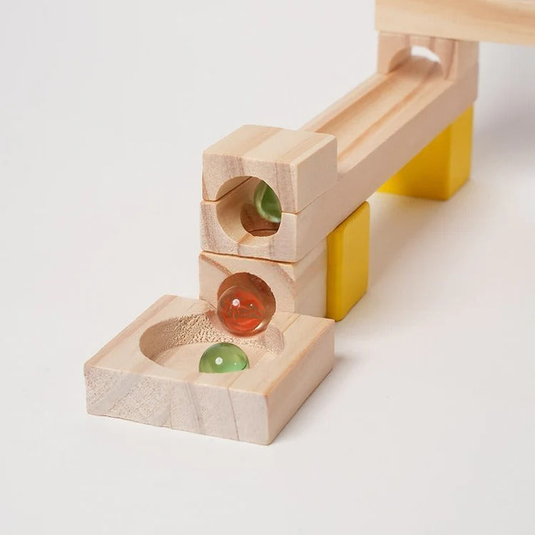 Montessori-Kugelbahn aus Holz