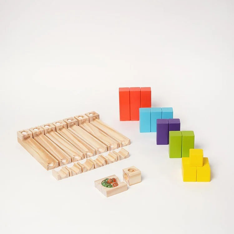Montessori-Kugelbahn aus Holz