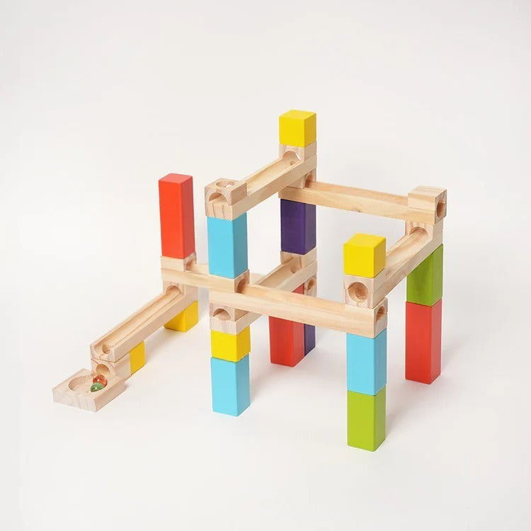 Montessori-Kugelbahn aus Holz