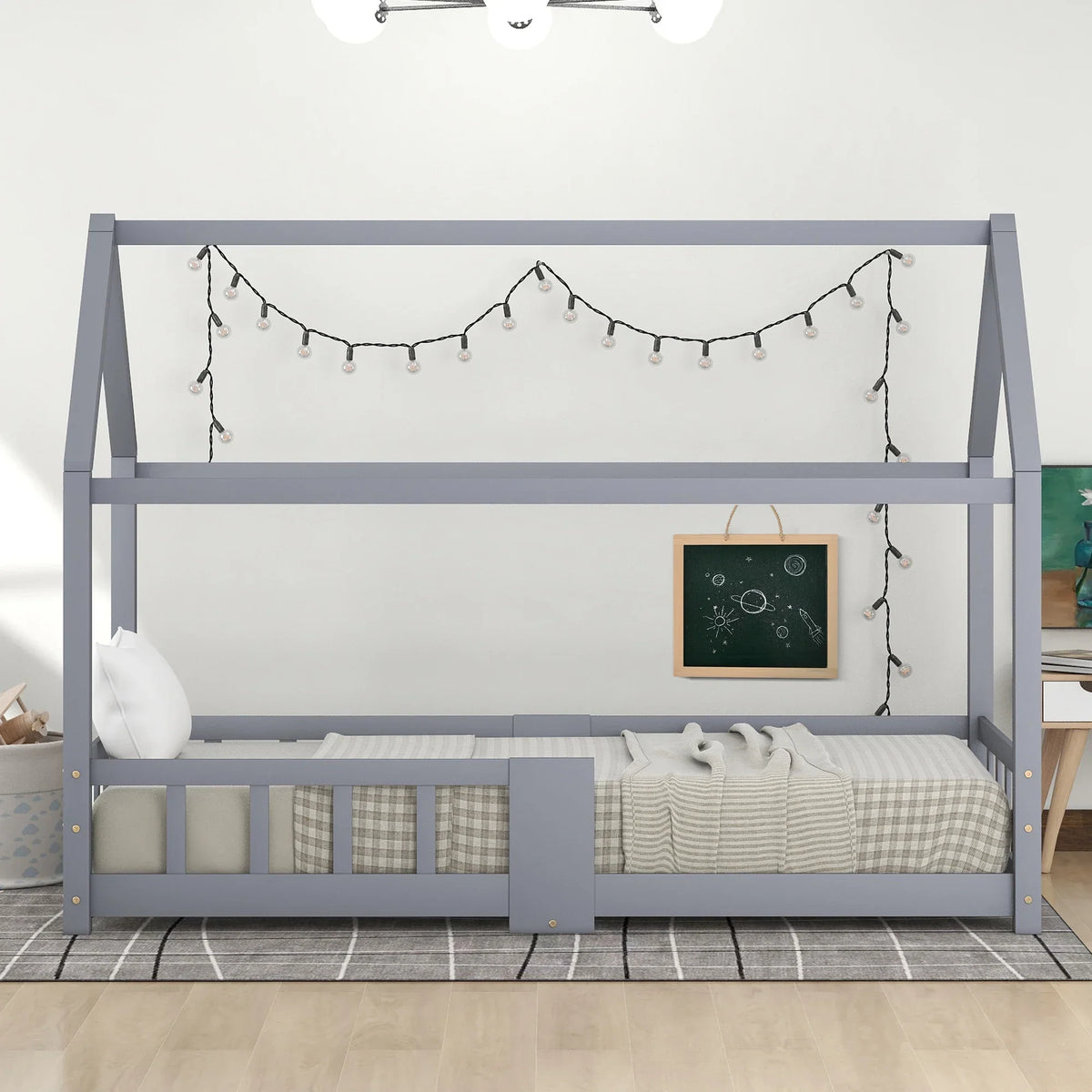 Graues Kinderbett mit Tafel und Lattenrost Lilla Kids
