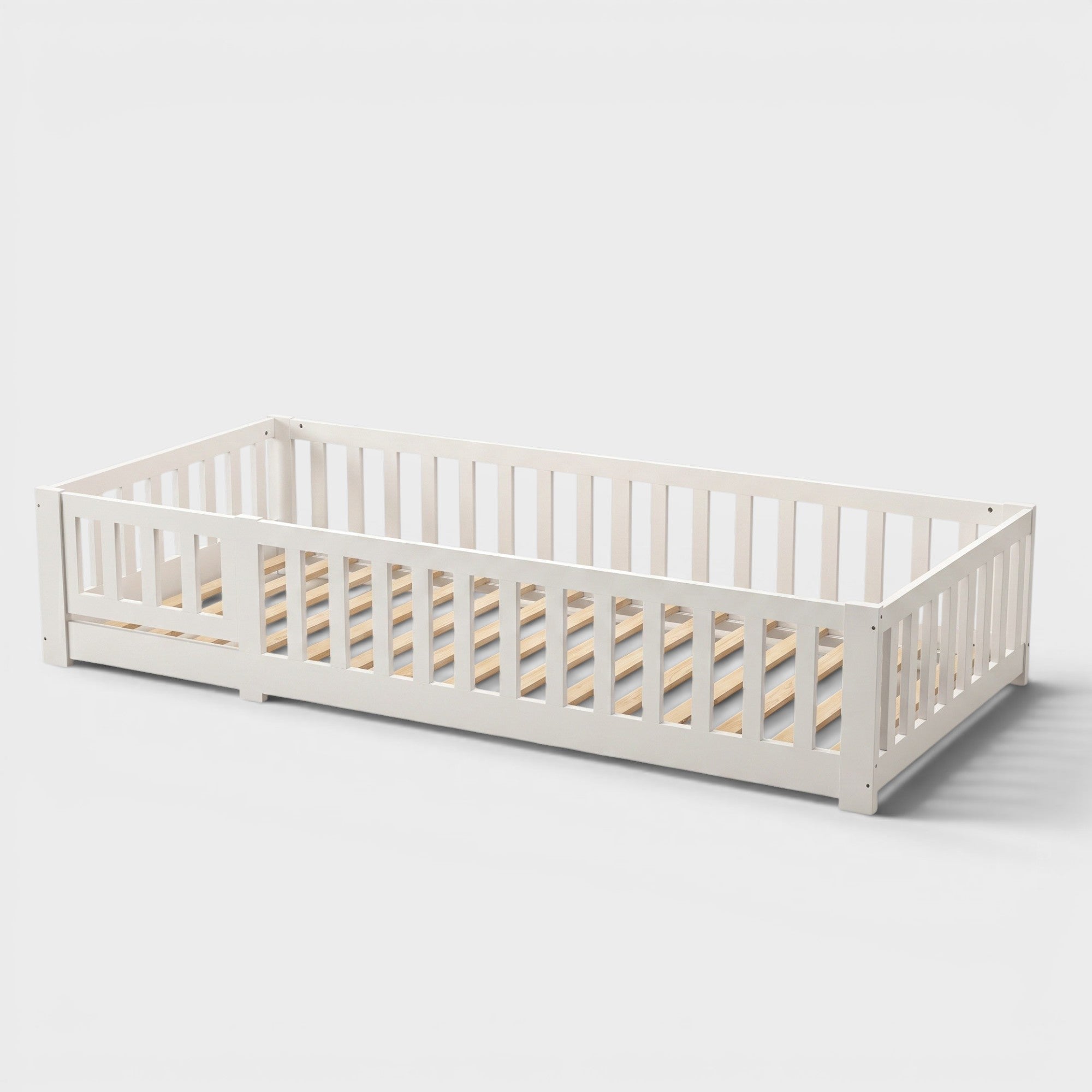 Montessori-Bodenbett aus weißem Massivholz
