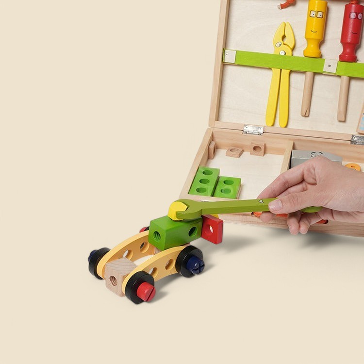 Montessori-Werkzeugkasten aus Holz