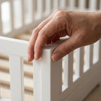 Montessori-Bodenbett aus weißem Massivholz