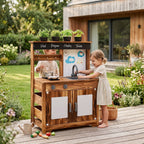 Montessori-Küche aus Holz mit Spülbecken